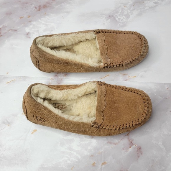 UGG Camel Color Loafer Fur interior - Picture 4 of 15